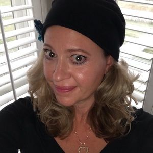 Meet your Posher, Laurie